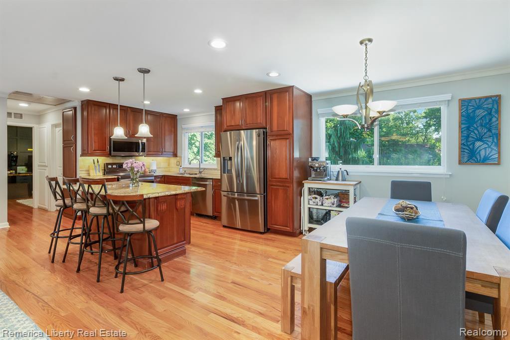 464 Welch Road Northville, MI 48167 - Photo 5 of 28