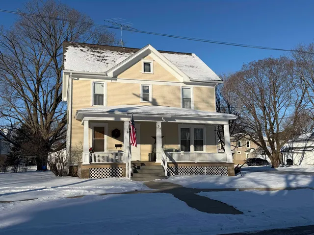 $334,900 | 701 East 2nd Avenue, Brodhead, WI 53520