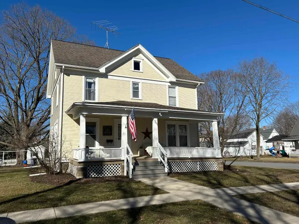 $314,900 | 701 East 2nd Avenue, Brodhead, WI 53520