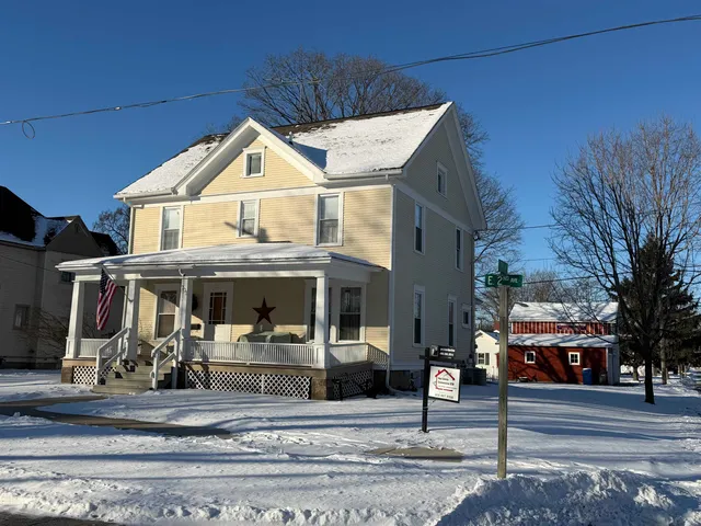 $334,900 | 701 East 2nd Avenue, Brodhead, WI 53520