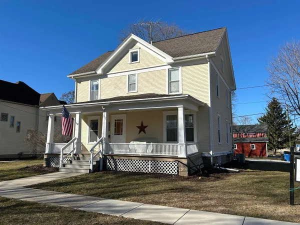 $314,900 | 701 East 2nd Avenue, Brodhead, WI 53520