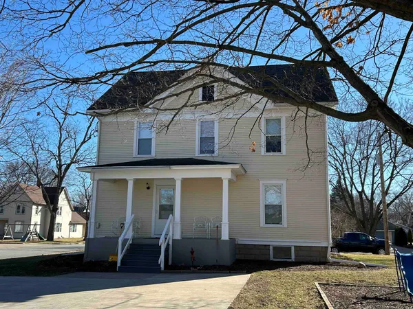 $314,900 | 701 East 2nd Avenue, Brodhead, WI 53520