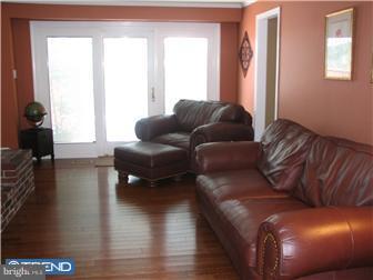 106 Fenwick Road Cherry Hill, NJ 08034 - Photo 3 of 12 Family Room