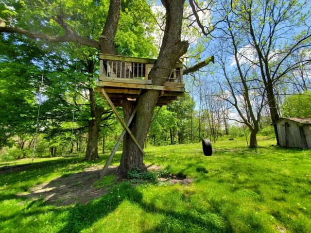 $289,900 | 3151 East Bacon Road, Hillsdale, MI 49242