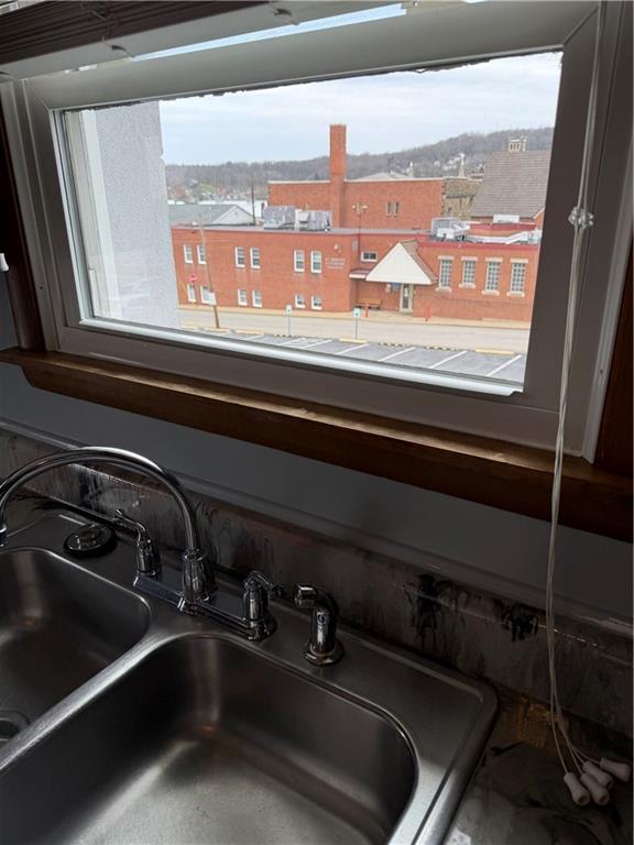 120 South Washington Street, Unit A Butler, PA 16001 - Photo 25 of 27 Kitchen Window