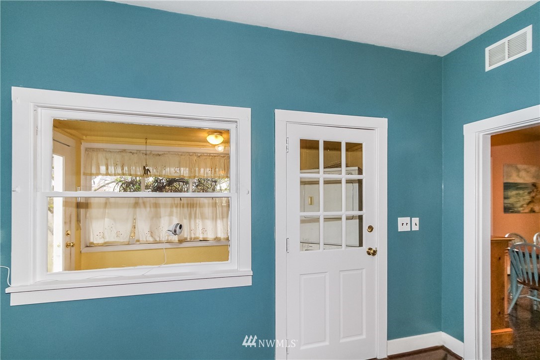 1927 Rucker Avenue Everett, WA 98201 - Photo 13 of 25