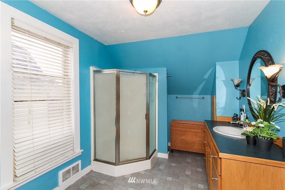 1927 Rucker Avenue Everett, WA 98201 - Photo 15 of 25