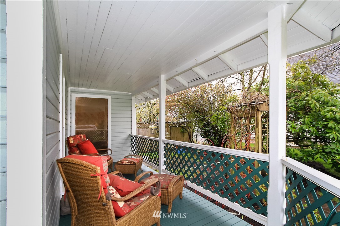 1927 Rucker Avenue Everett, WA 98201 - Photo 3 of 25