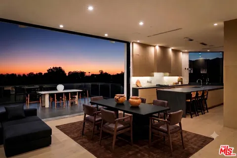 $8,999,999 | 5931 Kanan Dume Road, Malibu, CA 90265