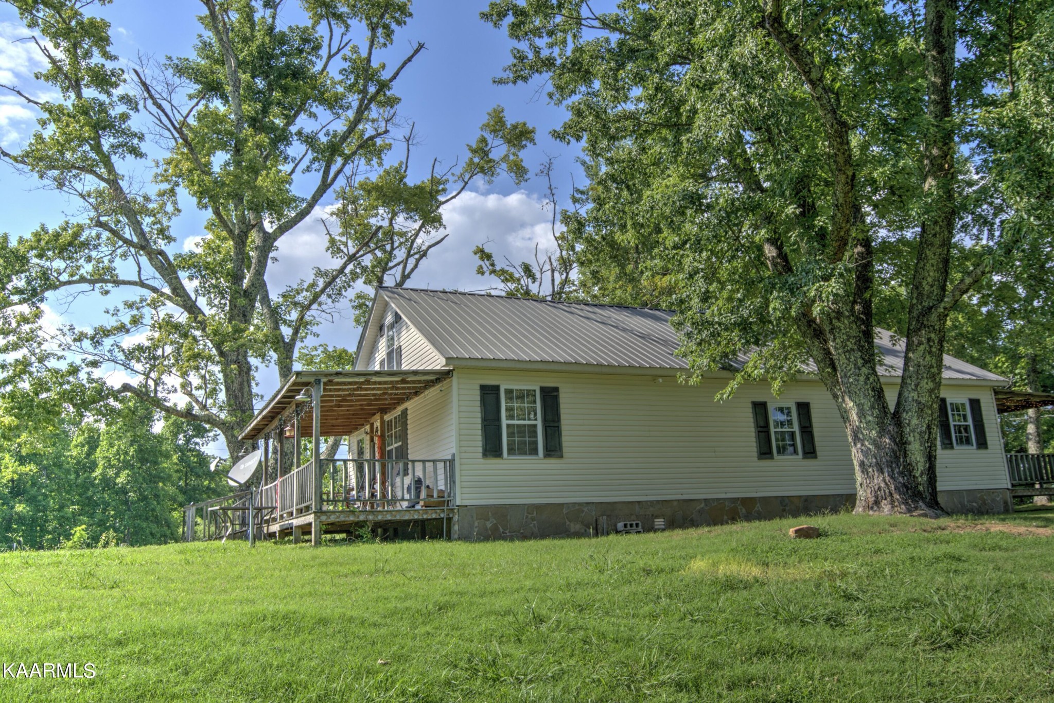 2099 Doubletop Road Jamestown, TN 38556 - Photo 3 of 38 Gallery Image 3