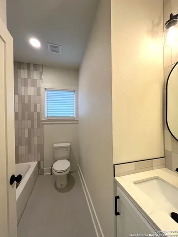 $1,625 | 706 East Evergreen Court, San Antonio, TX 78212