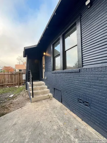 $1,625 | 706 East Evergreen Court, San Antonio, TX 78212