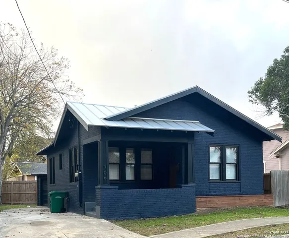 $1,625 | 706 East Evergreen Court, San Antonio, TX 78212