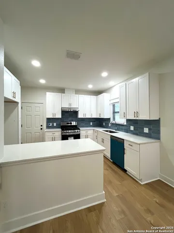 $1,625 | 706 East Evergreen Court, San Antonio, TX 78212