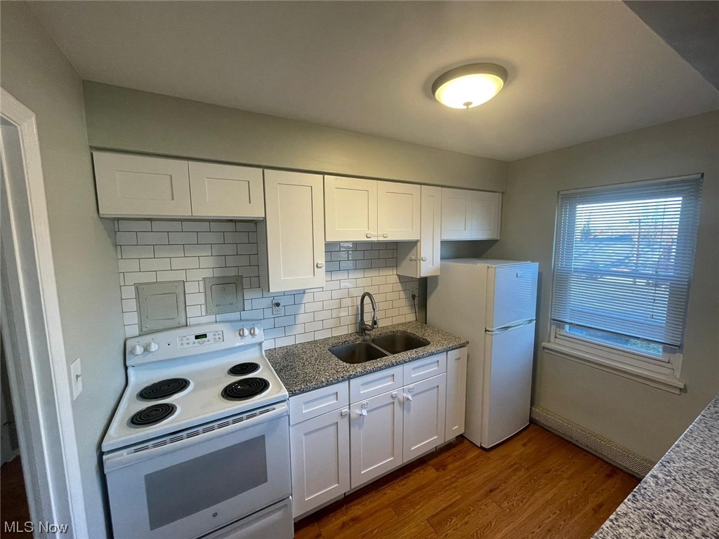 13833 Cedar Road, Unit 306A South Euclid, OH 44118 - Photo 5 of 12 Kitchen