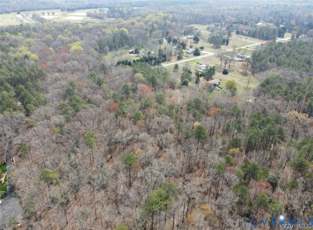7200 Strath Road Henrico, VA 23231 - Photo 2 of 6 a view of a dry yard with green space