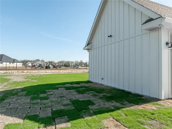 $1,025,000 | 301 Champions Way, McGregor, TX 76657