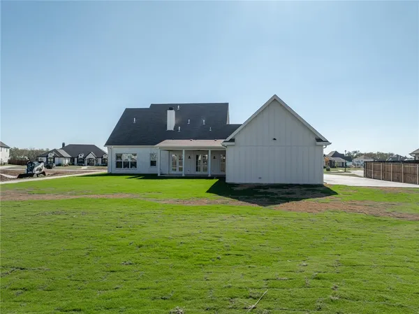 $1,025,000 | 301 Champions Way, McGregor, TX 76657