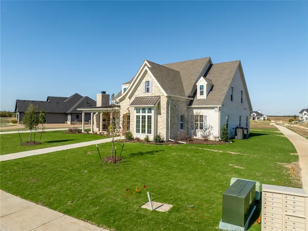 $1,025,000 | 301 Champions Way, McGregor, TX 76657