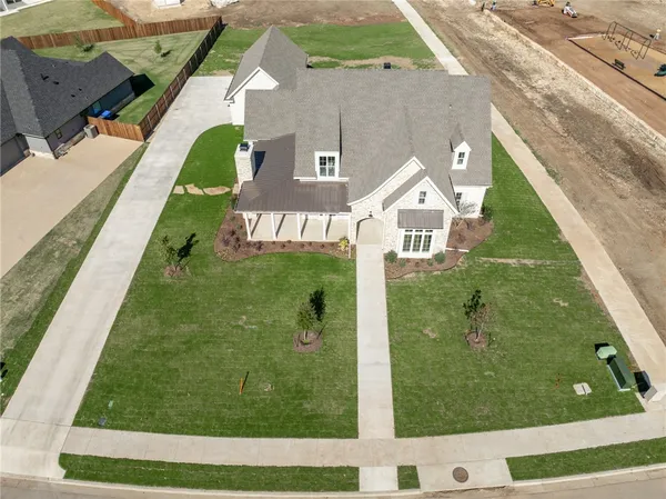 $1,025,000 | 301 Champions Way, McGregor, TX 76657