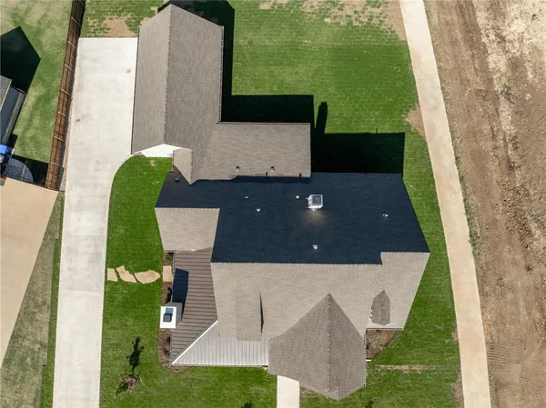 $1,025,000 | 301 Champions Way, McGregor, TX 76657