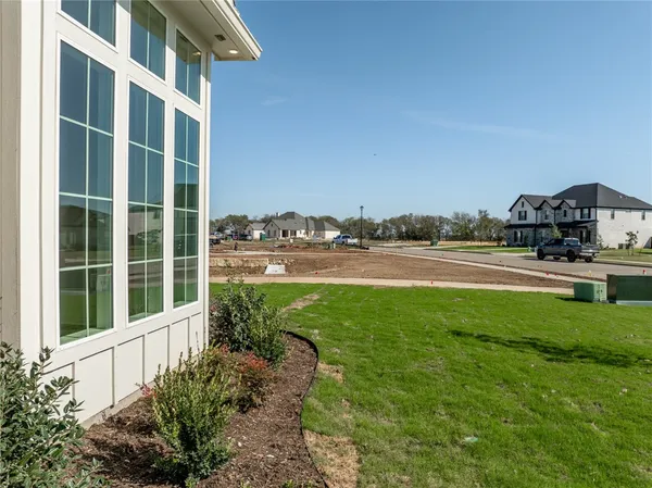 $1,025,000 | 301 Champions Way, McGregor, TX 76657