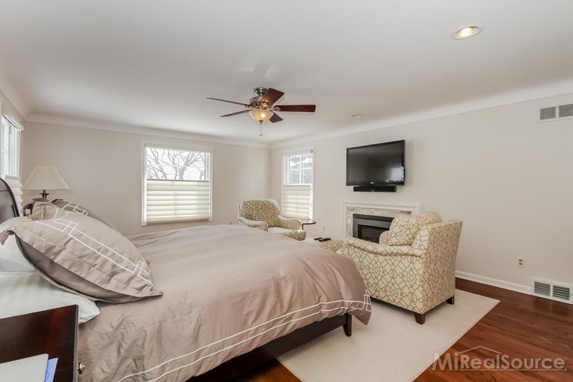 571 Lake Shore Road Grosse Pointe Shores, MI 48236 - Photo 34 of 43