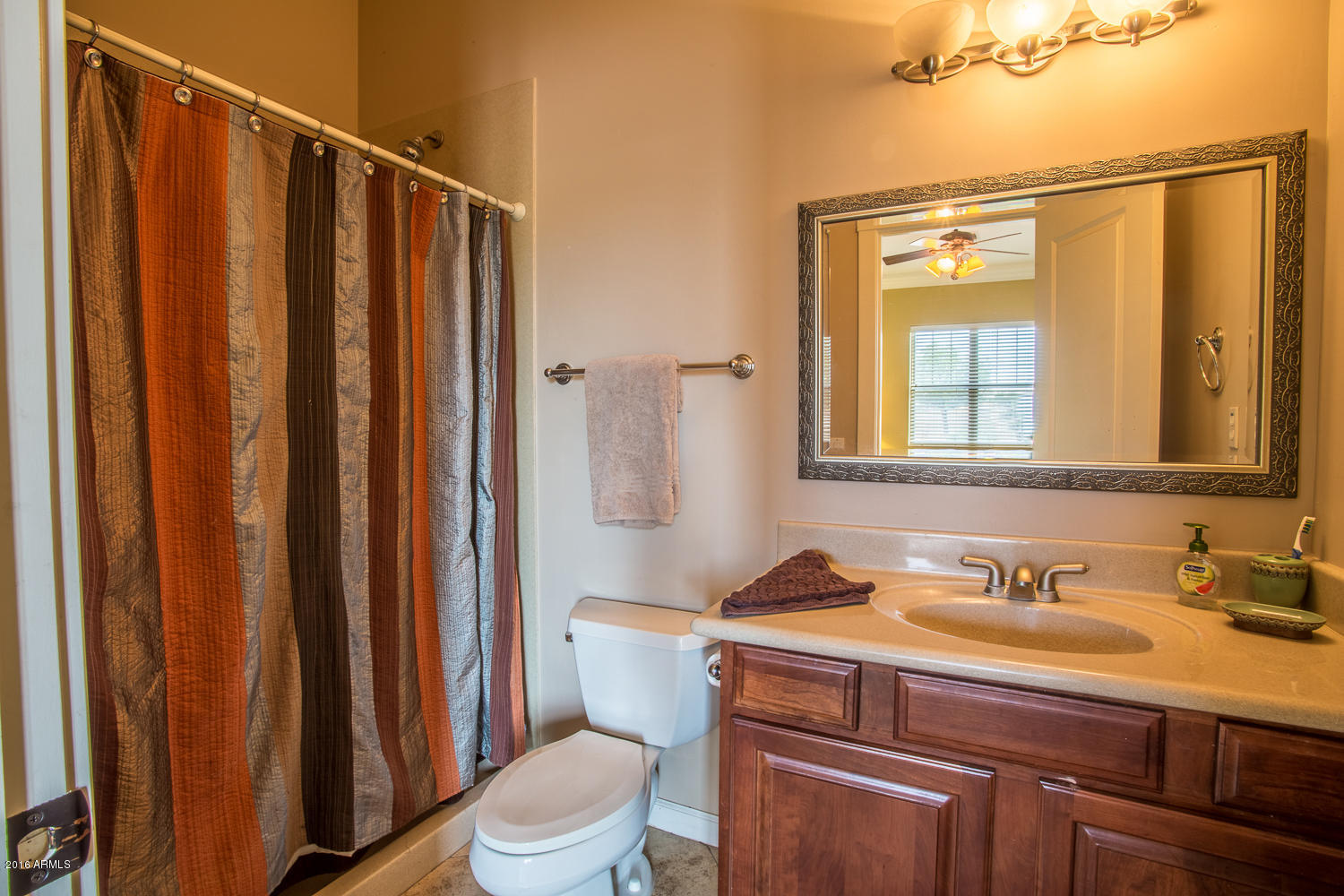 525 East Warner Road Tempe, AZ 85284 - Photo 55 of 65 Bathroom in Guest Bedroom