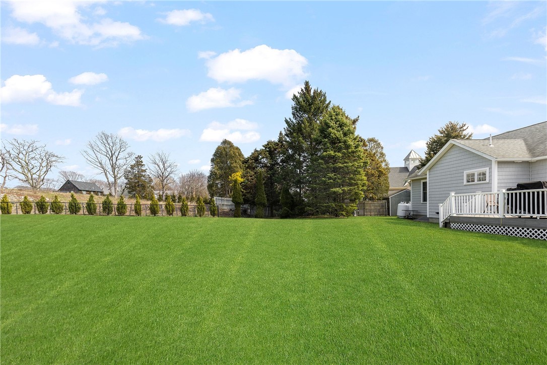 7 Gooseberry Road Newport, RI 02840 - Photo 13 of 35
