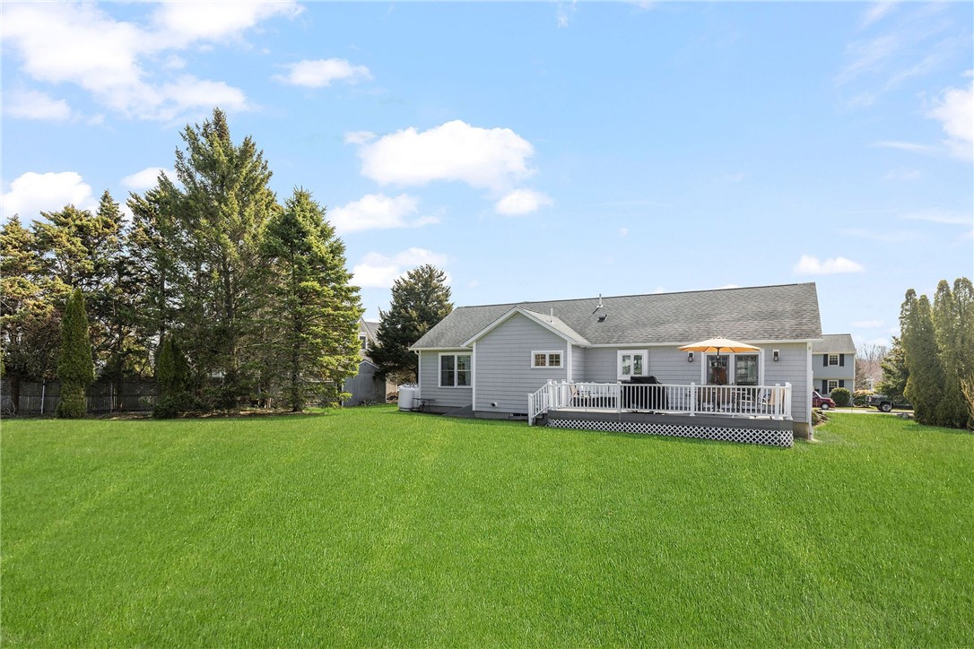 7 Gooseberry Road Newport, RI 02840 - Photo 15 of 35