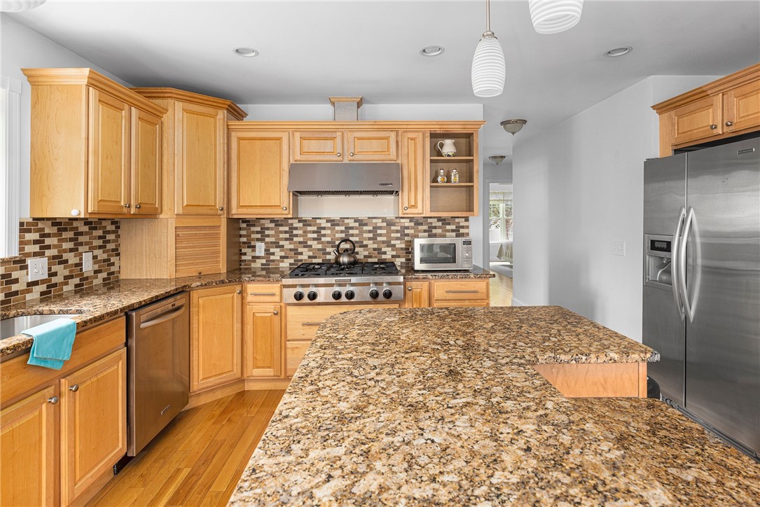 7 Gooseberry Road Newport, RI 02840 - Photo 18 of 35