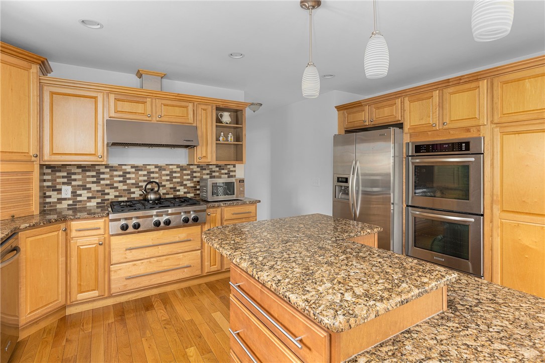 7 Gooseberry Road Newport, RI 02840 - Photo 20 of 35