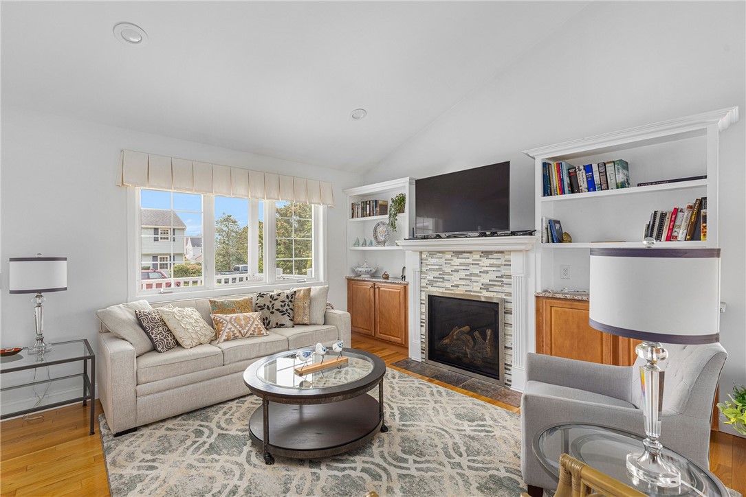 7 Gooseberry Road Newport, RI 02840 - Photo 5 of 35