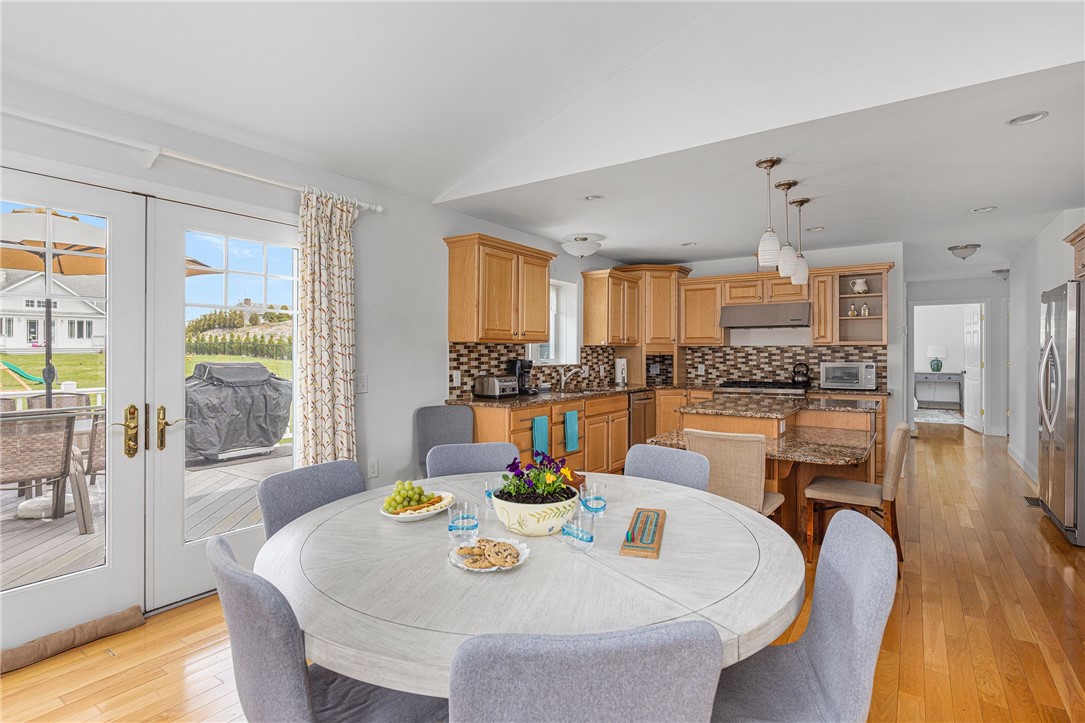 7 Gooseberry Road Newport, RI 02840 - Photo 8 of 35