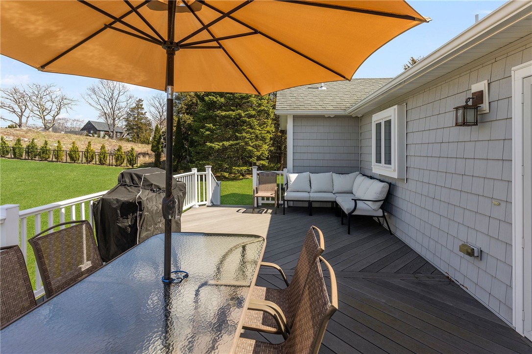 7 Gooseberry Road Newport, RI 02840 - Photo 10 of 35