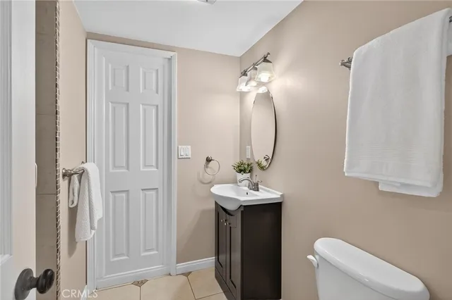 a view of entryway with a front door