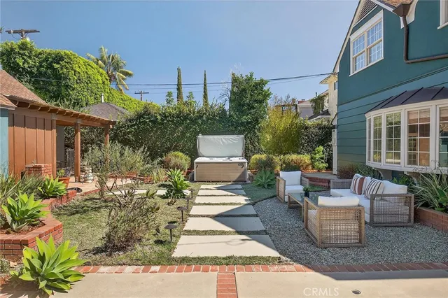 $1,698,000 | 909 East Marshall Place, Long Beach, CA 90807