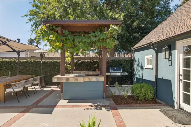 $1,698,000 | 909 East Marshall Place, Long Beach, CA 90807