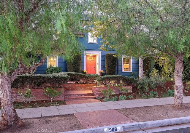 $1,698,000 | 909 East Marshall Place, Long Beach, CA 90807