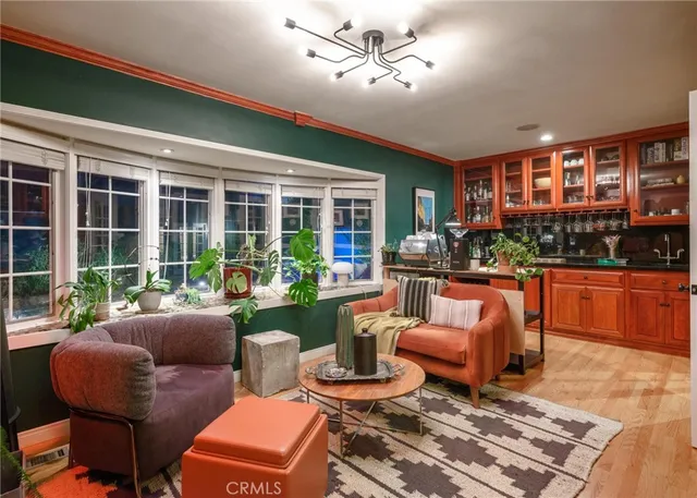 $1,698,000 | 909 East Marshall Place, Long Beach, CA 90807