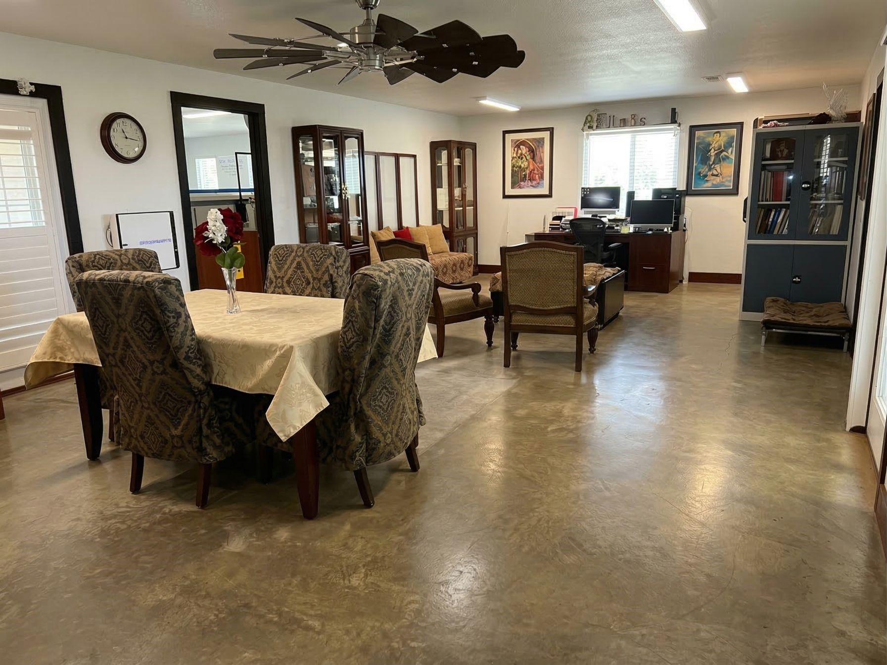 142 Zimmerhanzel Road Flatonia, TX 78941 - Photo 9 of 19 a view of a livingroom with furniture and a large window
