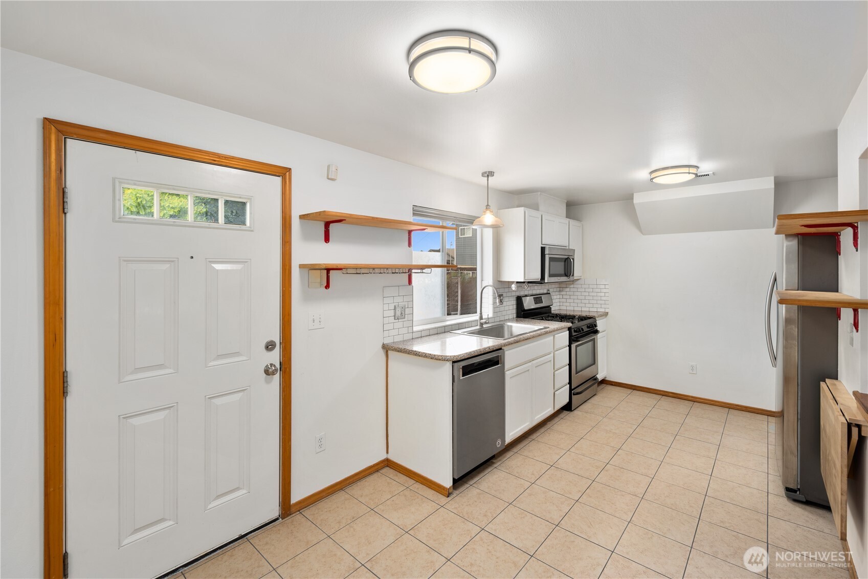 8823 Delridge Way Southwest, Unit B Seattle, WA 98106 - Photo 10 of 32