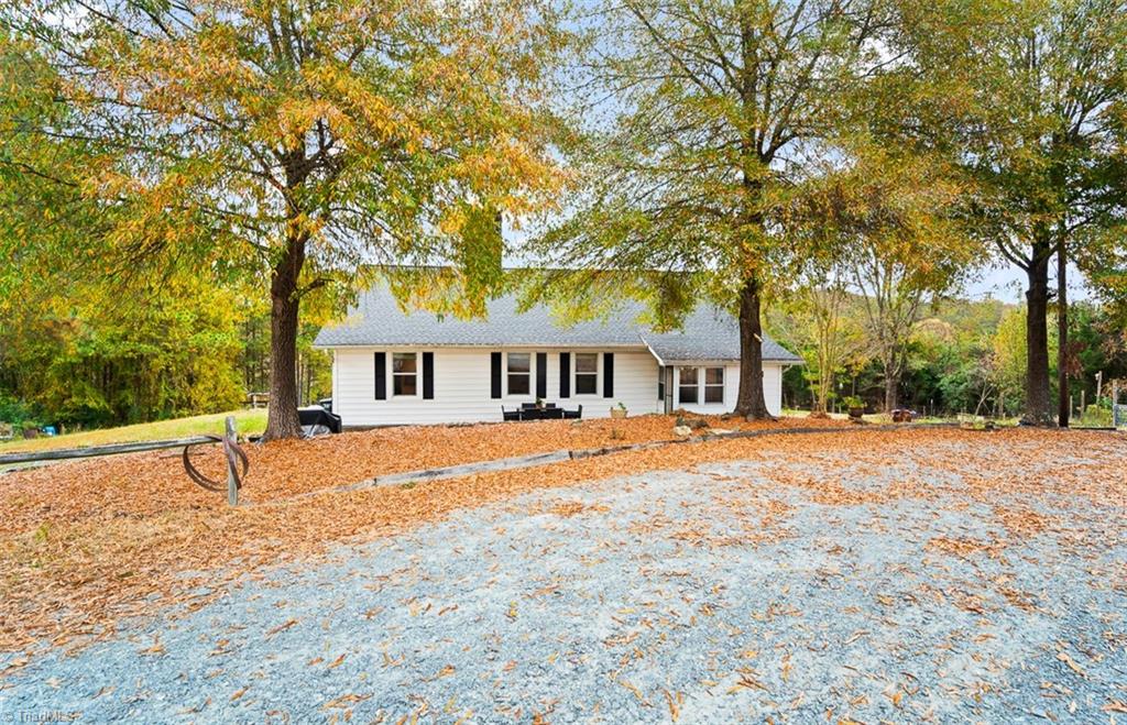 7021 Red Bank Road Germanton, NC 27019 - Photo 5 of 49 Gallery Image 5