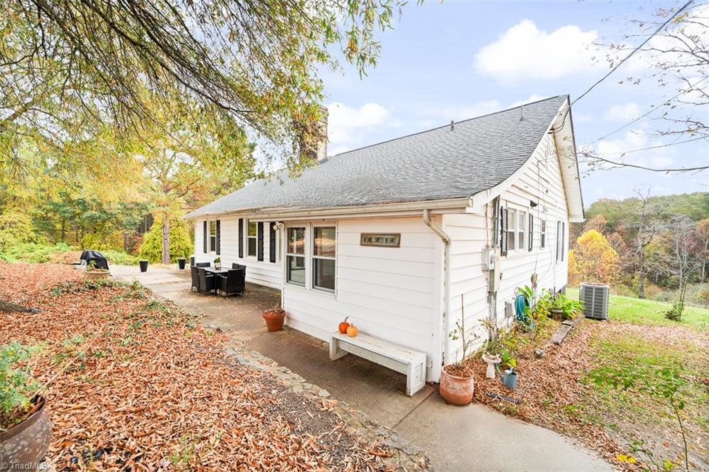 7021 Red Bank Road Germanton, NC 27019 - Photo 7 of 49 Gallery Image 7