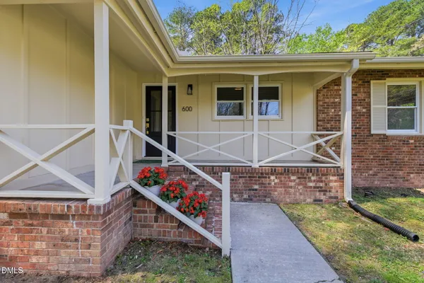 $485,000 | 600 Tinkerbell Road, Chapel Hill, NC 27517