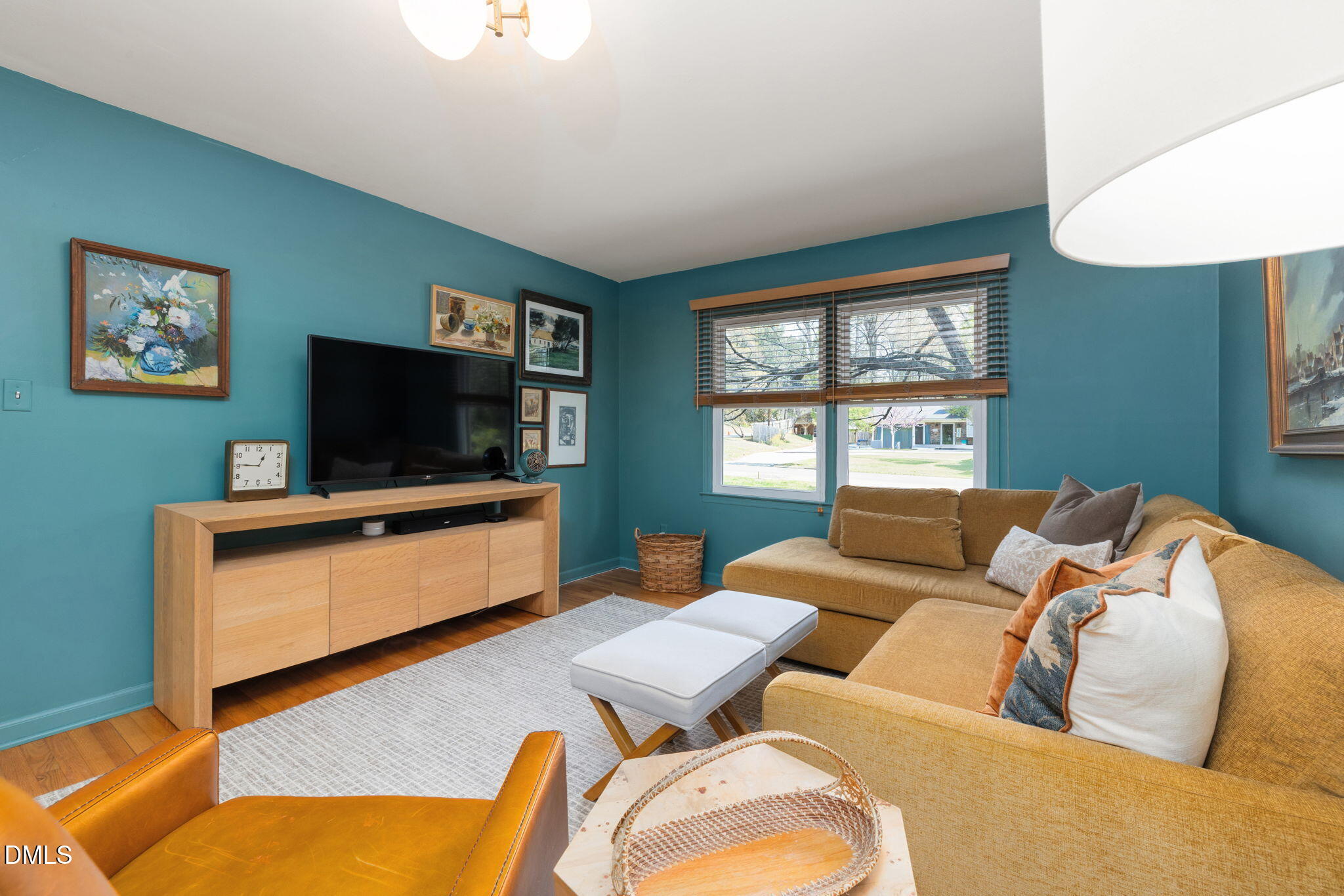 600 Tinkerbell Road Chapel Hill, NC 27517 - Photo 7 of 41 Living Room