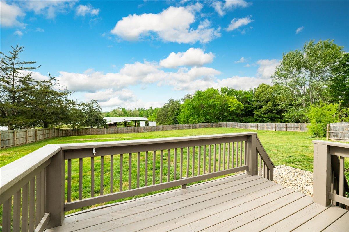 527 Ridge Road Maryville, TN 37803 - Photo 18 of 22 Back deck