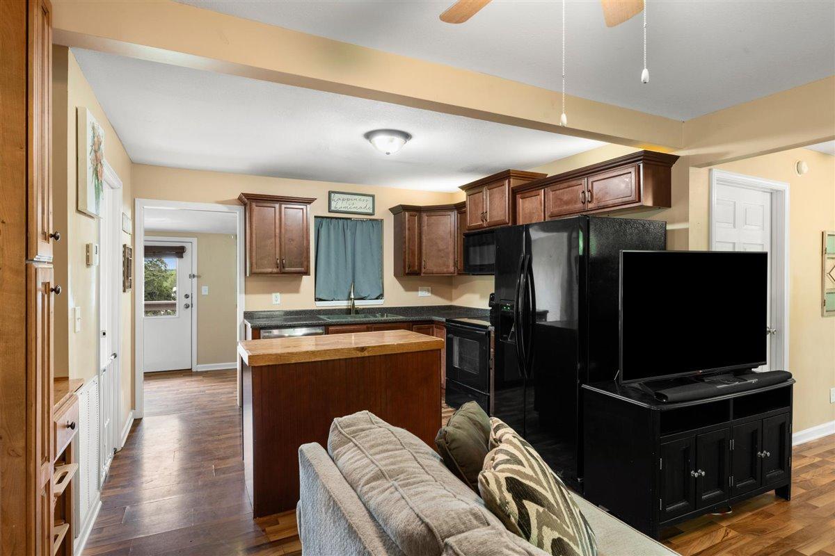 527 Ridge Road Maryville, TN 37803 - Photo 7 of 22 Kitchen