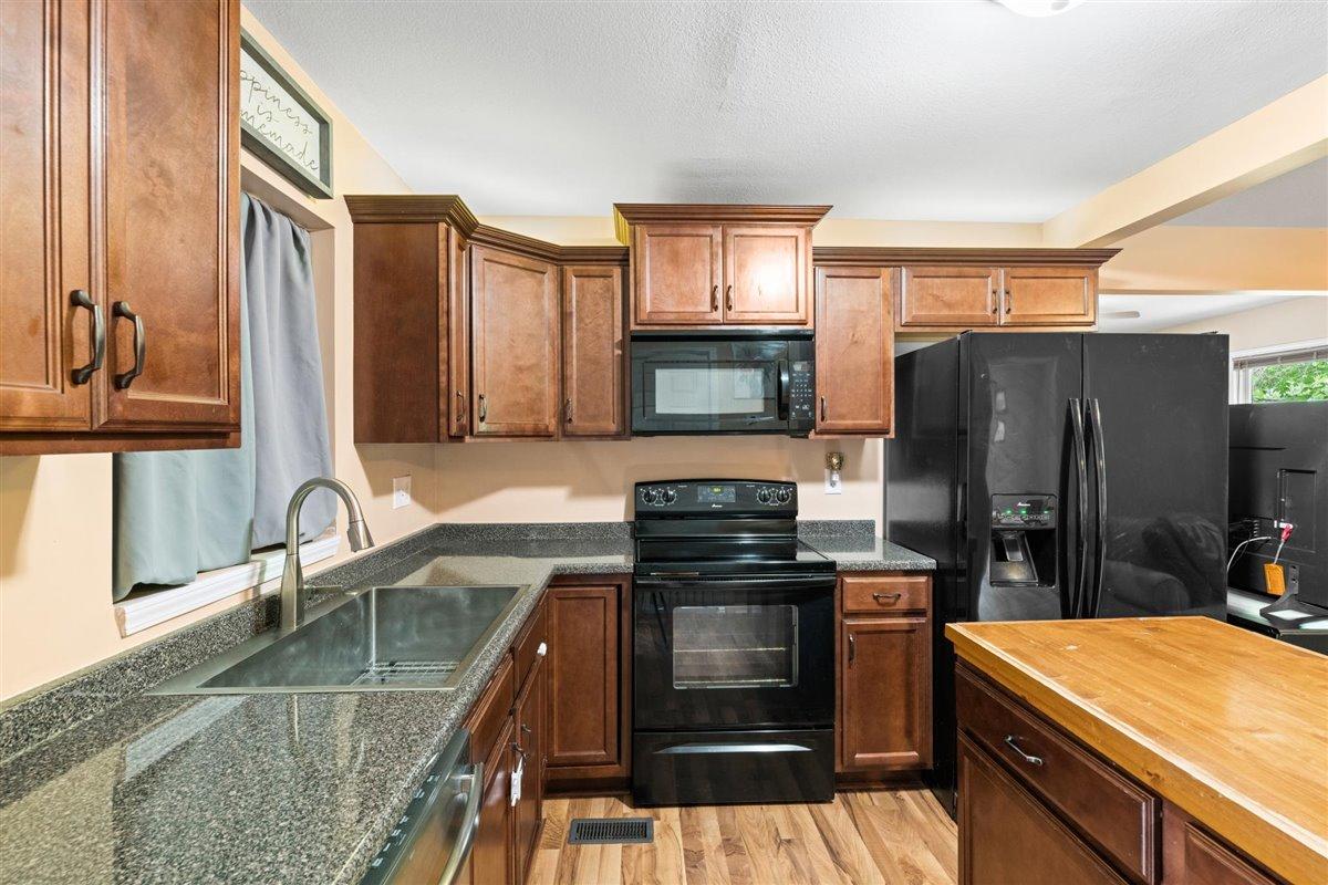 527 Ridge Road Maryville, TN 37803 - Photo 8 of 22 Kitchen