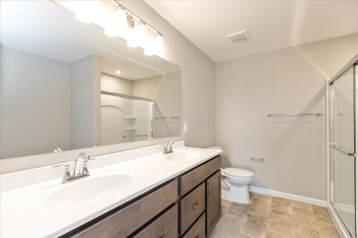 1515 Georgia Road Circleville, OH 43113 - Photo 26 of 42 26-Primary Bath